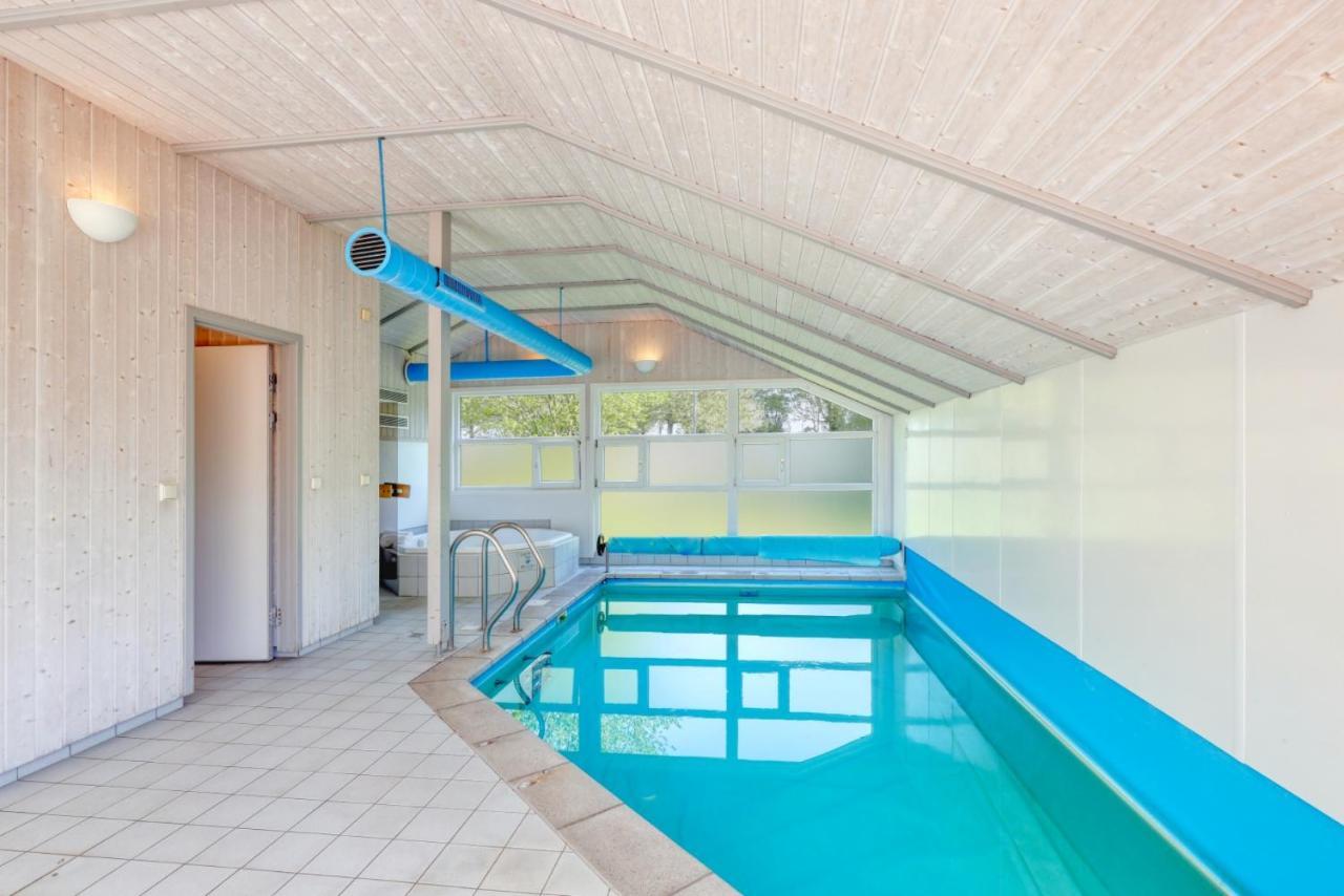 Ferienhaus Kranich Mit Innenpool *